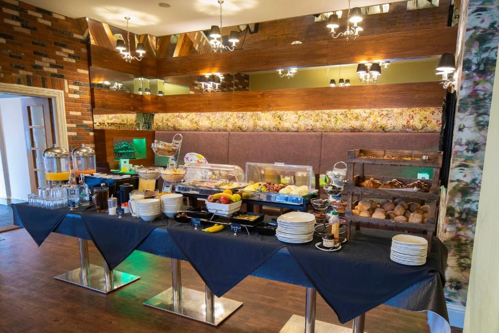 The Inn Hotel Bar And Restaurant Saint Helier Bagian luar foto