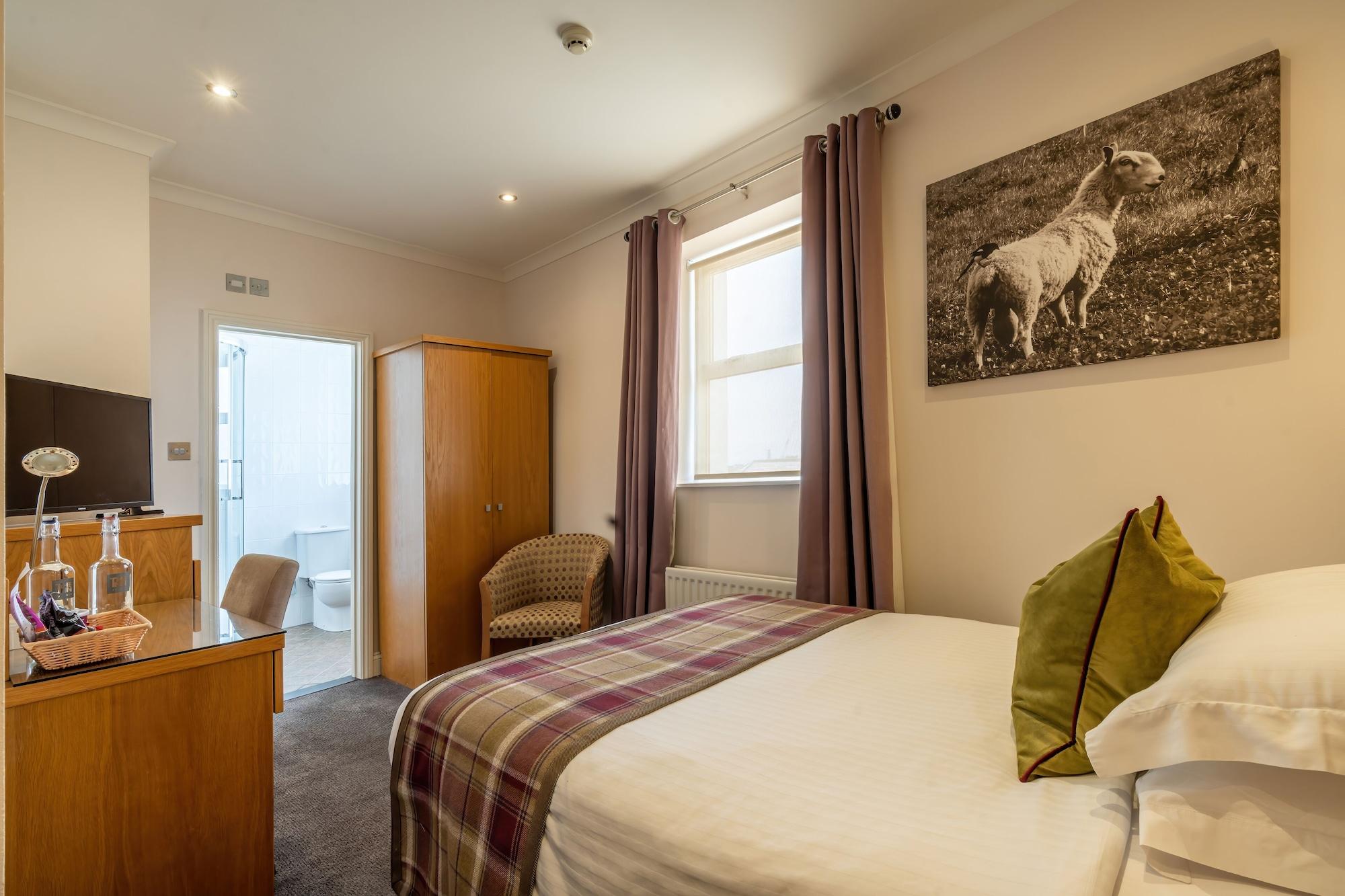 The Inn Hotel Bar And Restaurant Saint Helier Bagian luar foto