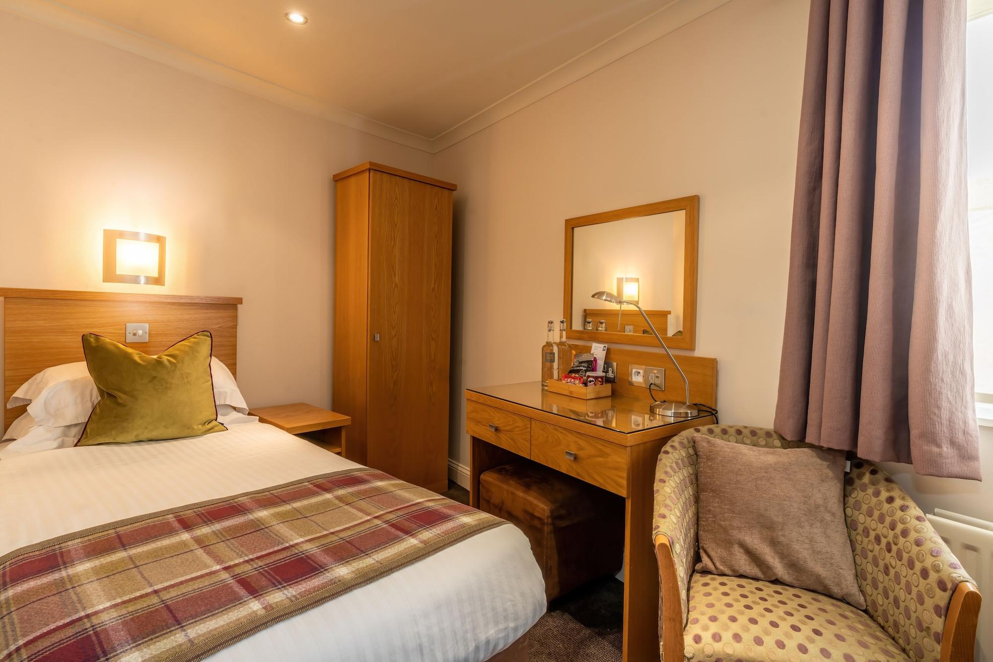 The Inn Hotel Bar And Restaurant Saint Helier Bagian luar foto