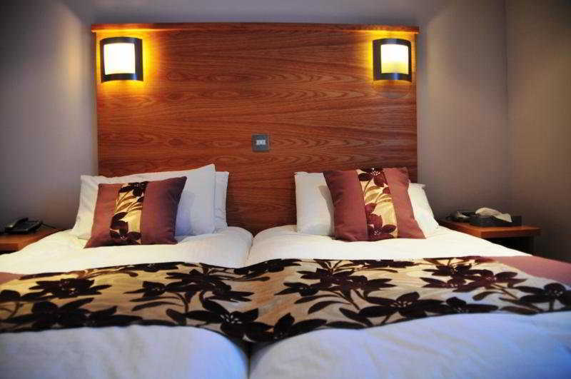 The Inn Hotel Bar And Restaurant Saint Helier Bagian luar foto