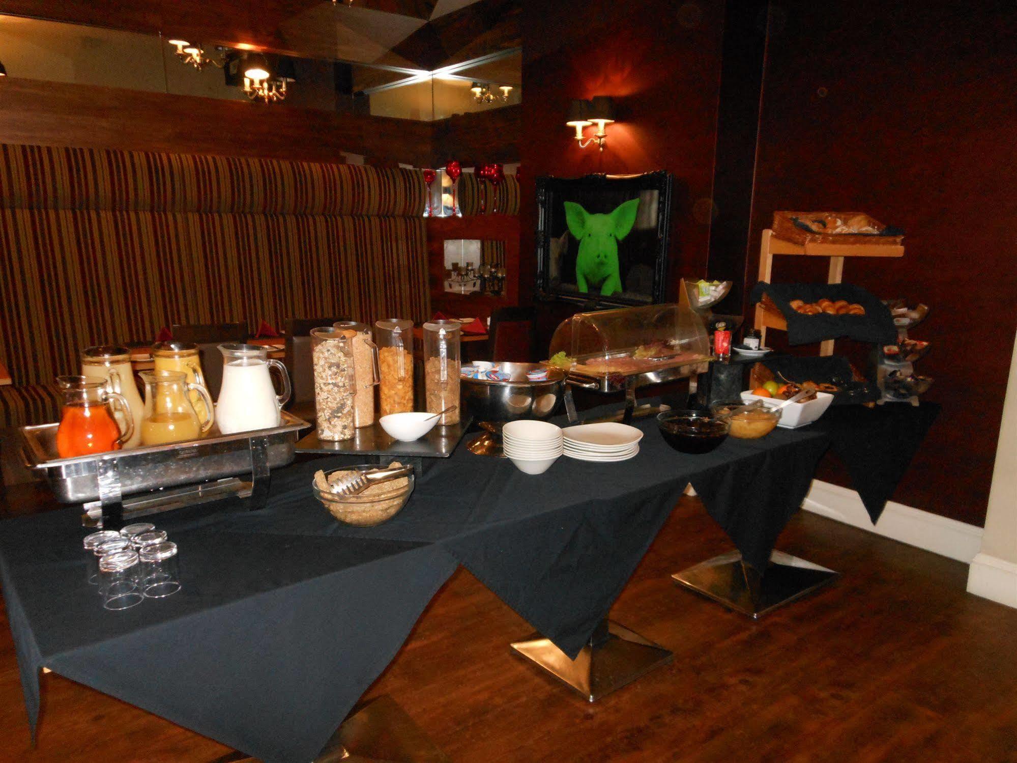 The Inn Hotel Bar And Restaurant Saint Helier Bagian luar foto
